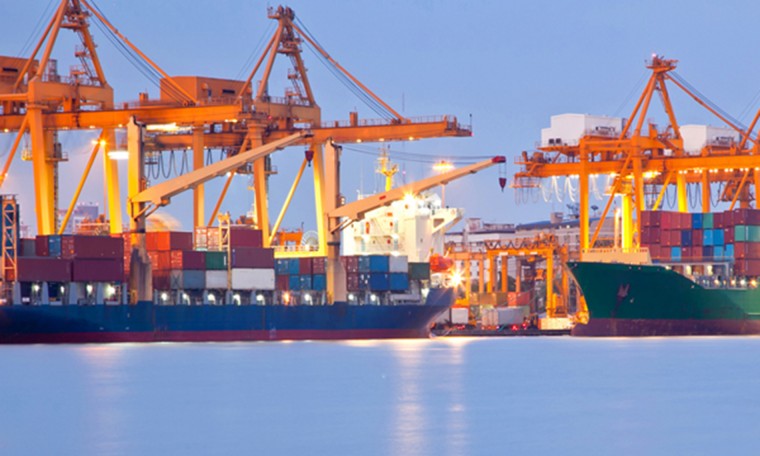 Havenkranen die jaren zonder problemen op dezelfde olie draaien